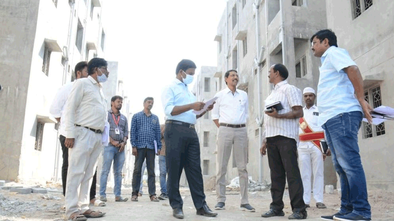 ఆధార్‌తో అనుసంధానం చేసుకోవాలి