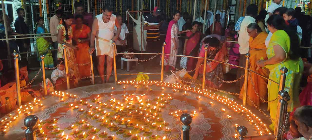 రెండో రోజూ ‘కార్తీక’ పూజలు