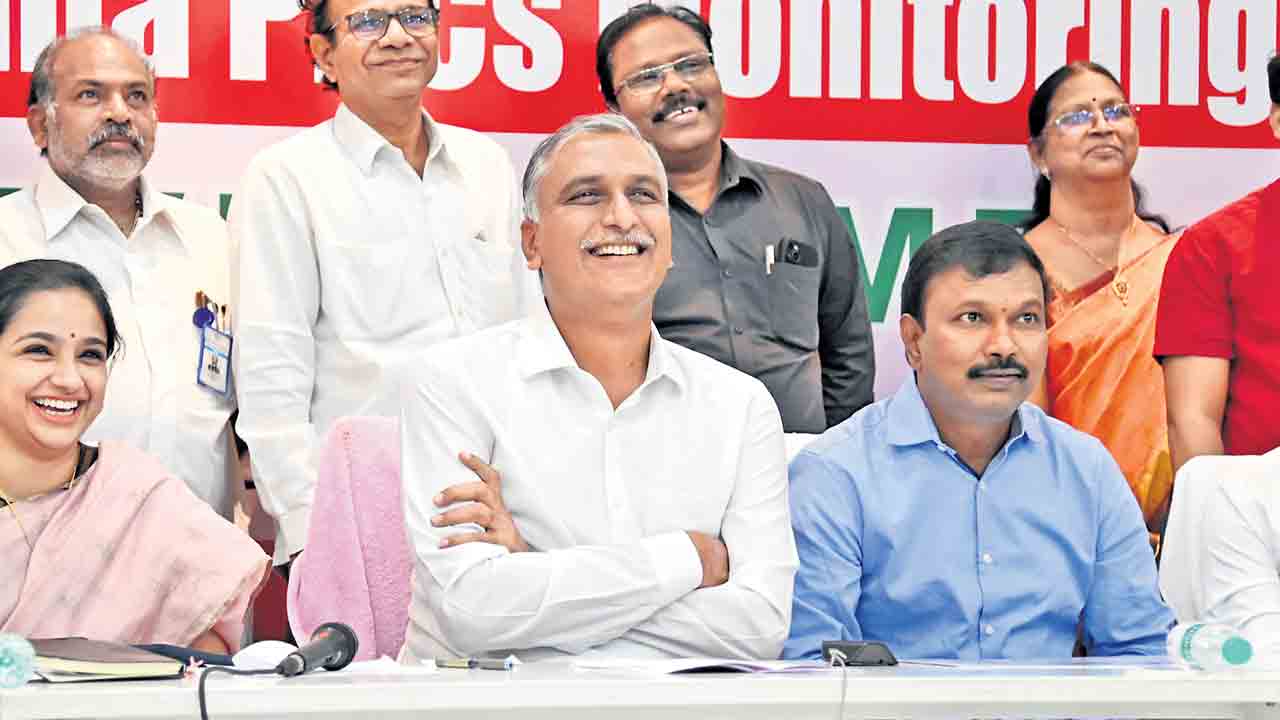 ‘పల్లె’కు డాక్టర్.. ‘బస్తీ’ల్లో బేఫికర్