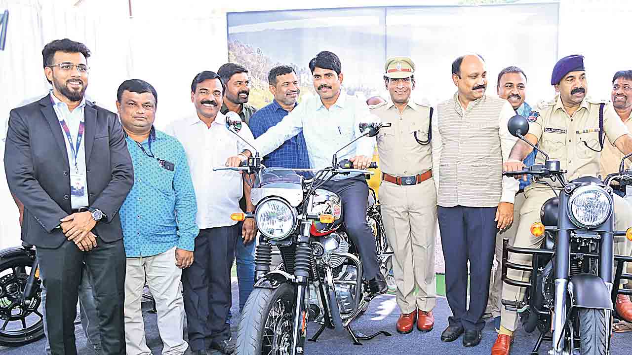 అట్టహాసంగా ఆటో షో