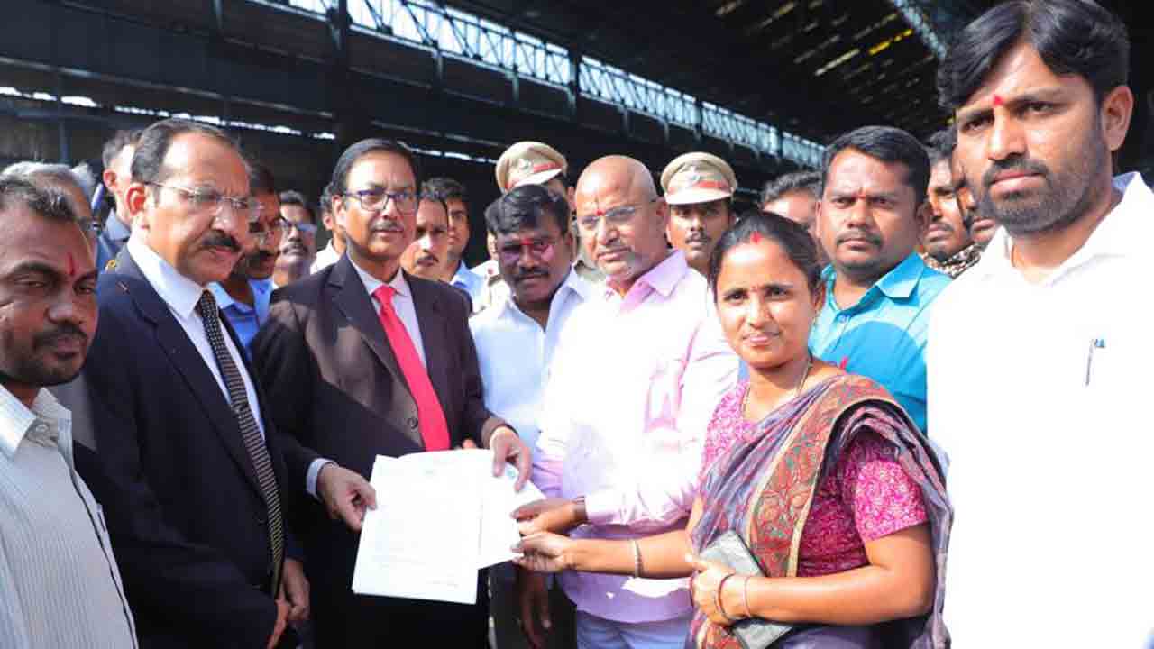 పెద్దంపేటలో ఆర్వోబీ నిర్మించాలి