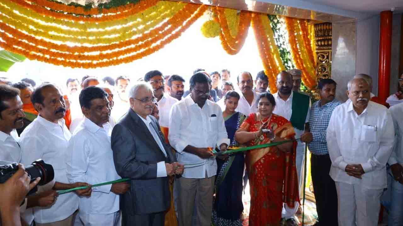 ఉషాహరి కన్వెన్షన్‌ ప్రారంభించిన మంత్రి పువ్వాడ