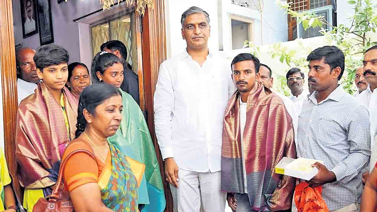 స్వచ్ఛందంగా ఫుట్‌బాల్‌ కోచింగ్‌