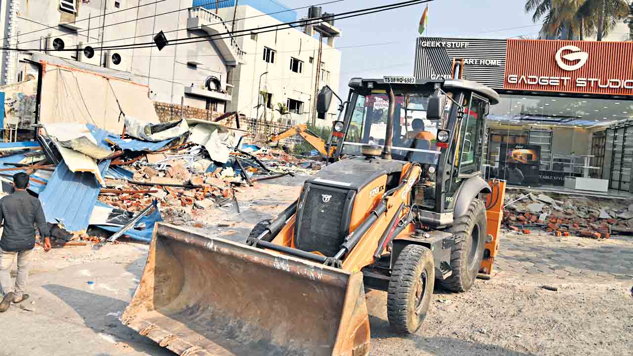 నందు ‘అక్రమ’ లీలలు