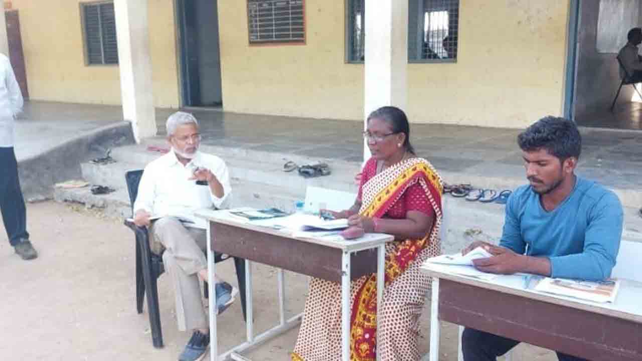 ప్రజాస్వామ్యంలో ఓటే వజ్రాయుధం