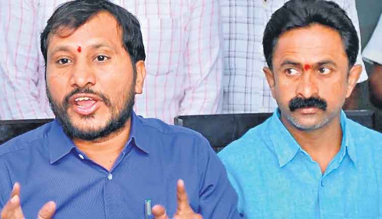 బీజేపీ వల్లే నిలిచిన గొర్రెల పథకం డబ్బులు