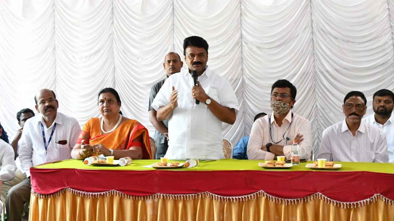 ప్రభుత్వ చిత్తశుద్ధితో ప్రజా సమస్యలు పరిష్కారం : మంత్రి తలసాని