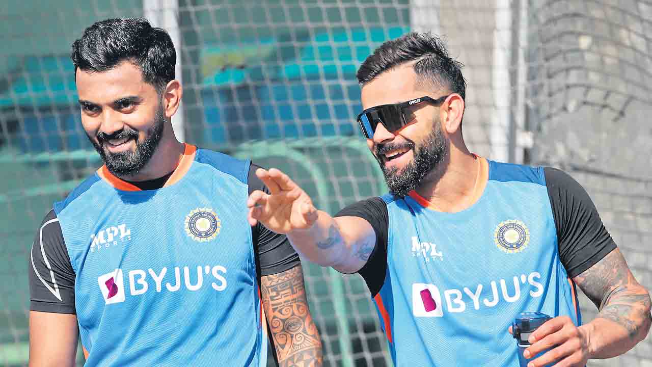 ప్లేయర్‌ ఆఫ్‌ ది మంత్‌ రేస్‌లో కోహ్లీ