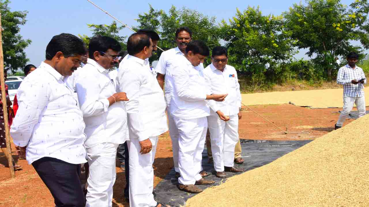 రైతులకు అండగా కేసీఆర్‌