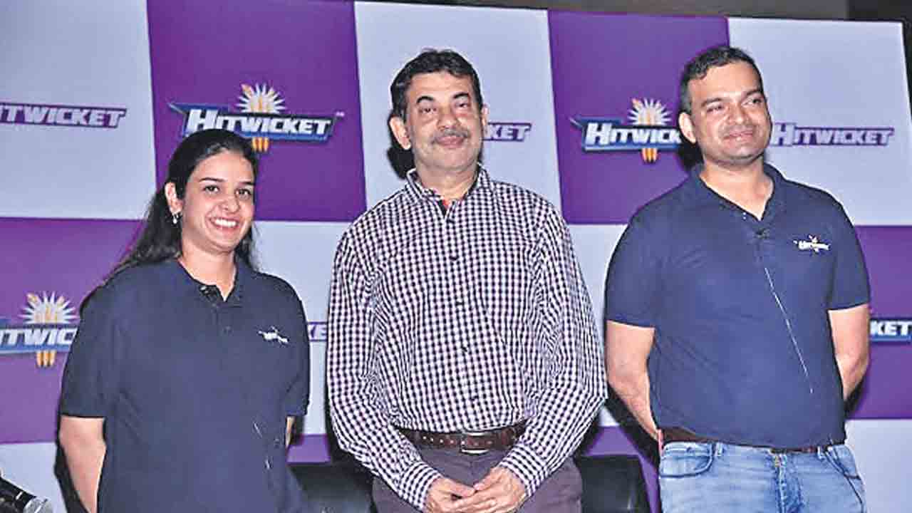 హిట్‌ వికెట్‌తో రియల్‌ టైం ఫీల్‌