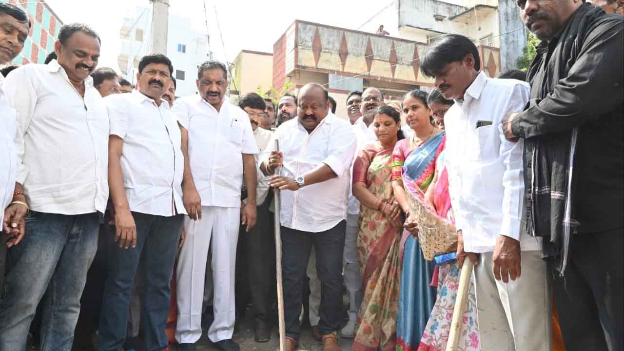 నిరాధారమైన ఆరోపణలు చేసిన వారిపై చర్యలు తీసుకోవాలి : మంత్రి గంగుల