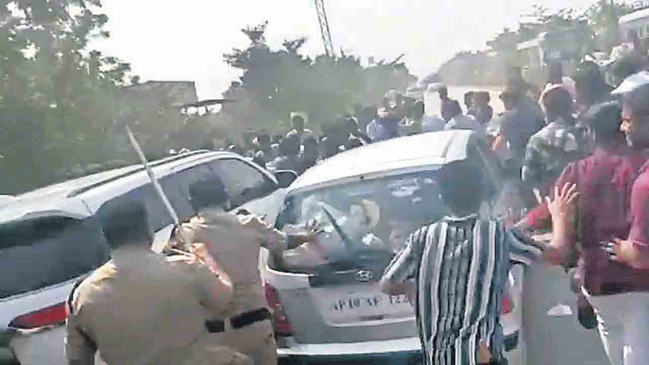 కాంగ్రెస్‌, బీజేపీ గూండాయిజం