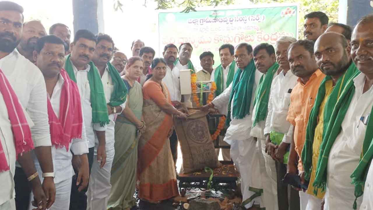 చివరి గింజ వరకు ధాన్యం కొనుగోలు : ఎమ్మెల్యే మదన్‌రెడ్డి