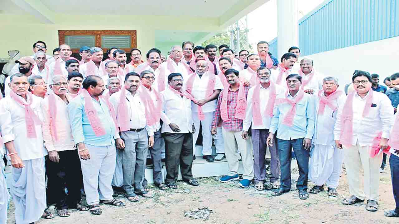 సంఘం అభ్యున్నతికి పాటుపడాలి