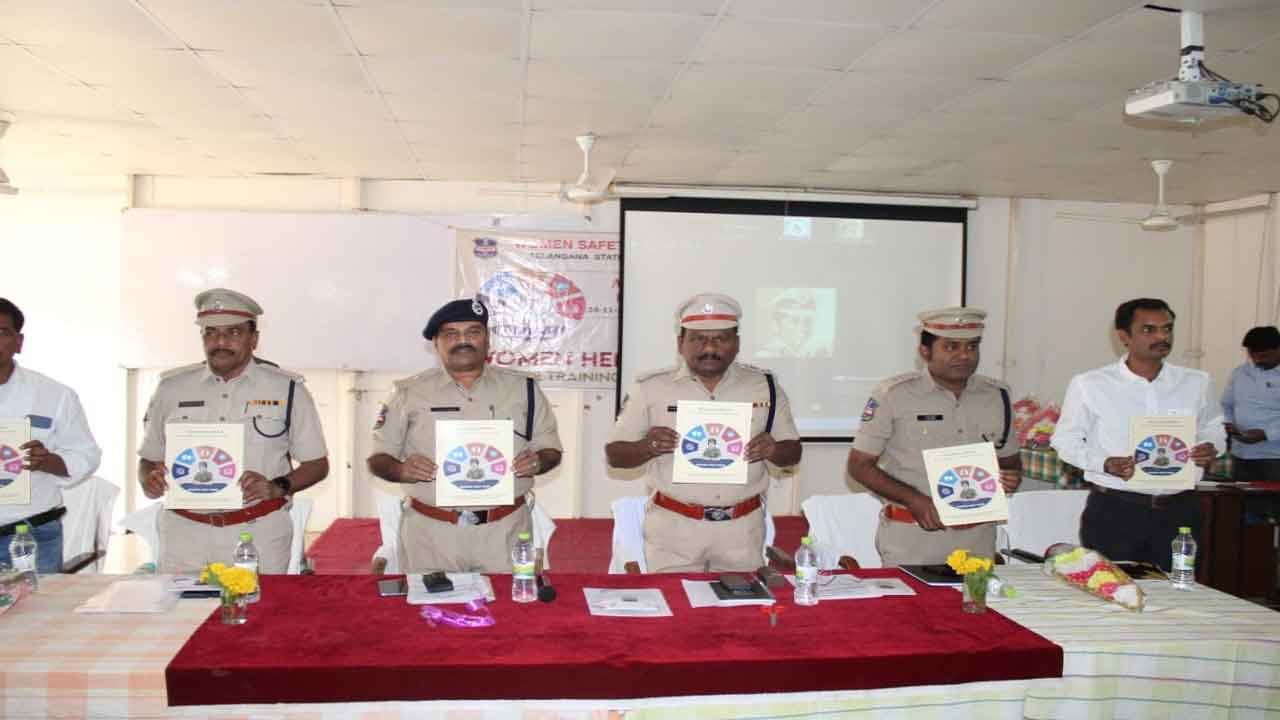 హెల్ప్‌డెస్క్‌పై నమ్మకం పెంచాలి..