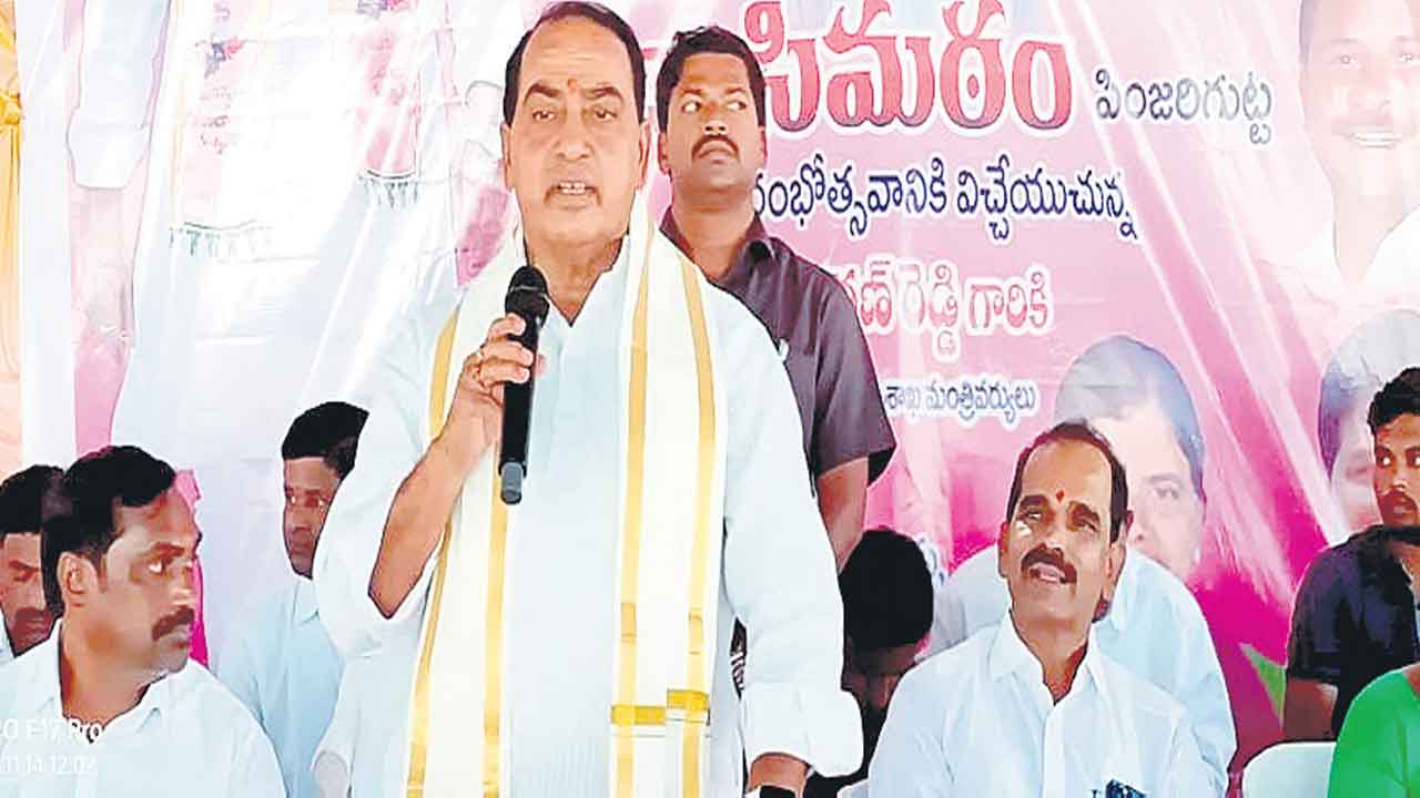 ఆలయాల అభివృద్ధికి పెద్దపీట