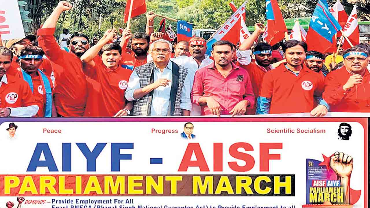 మోదీ పాలనలో పదేండ్లు వెనక్కి