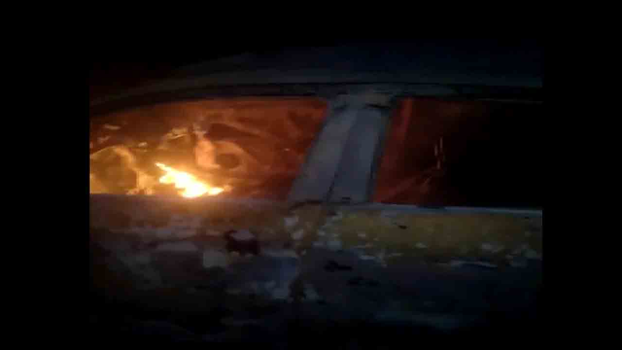 రెండుకార్లు ఢీకొని చెలరేగిన మంటలు.. నలుగురు మృతి