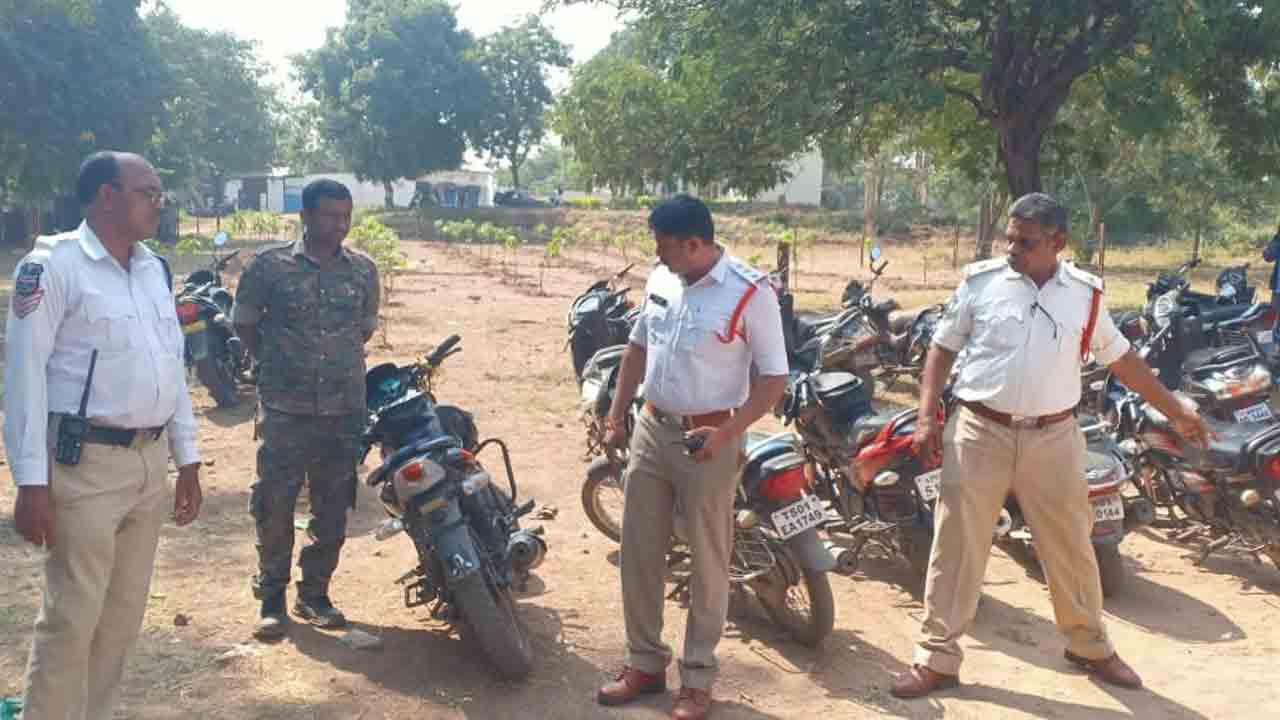 నంబర్‌ ప్లేట్‌ లేని వాహనాలు సీజ్‌