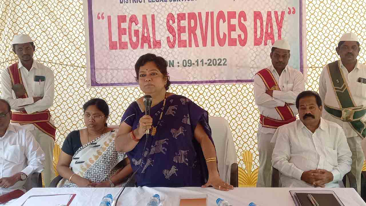 పేదలకు అందుబాటులో న్యాయం