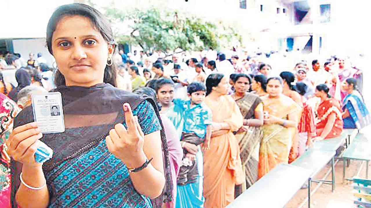 మహిళలే అధికం