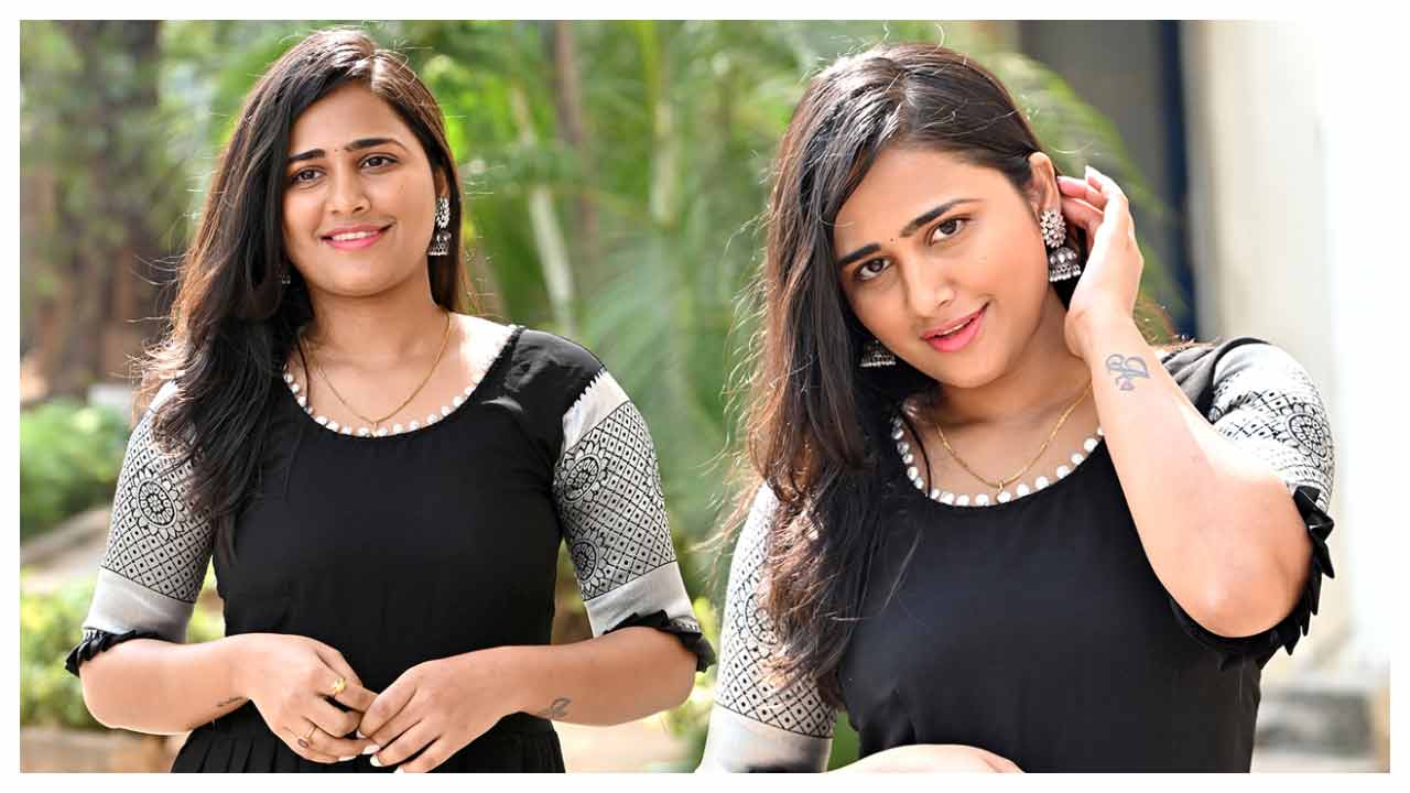 Akhila Akarshana | ఏపీ 04 రామాపురం మూవీ ట్రైలర్ లాంచ్‌లో అఖిల ఆకర్షణ..