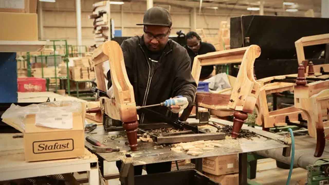 United cut jobs | అమెరికాలో ఆర్థిక మాంద్యం.. 2700 మందిని తొలగించిన యునైటెడ్‌ ఫర్నీచర్స్‌