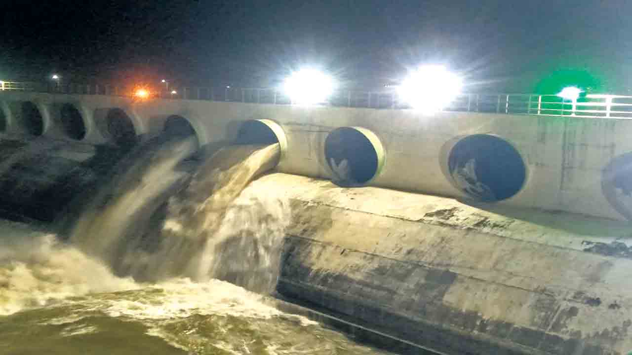 అన్నారం మూడో పంపు షురూ