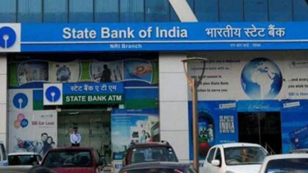 Banks Strike | బ్యాంకు ఉద్యోగుల స‌మ్మె.. 19న ఆర్థిక కార్య‌క‌లాపాల‌పై ప్ర‌తికూల ప్ర‌భావం?!