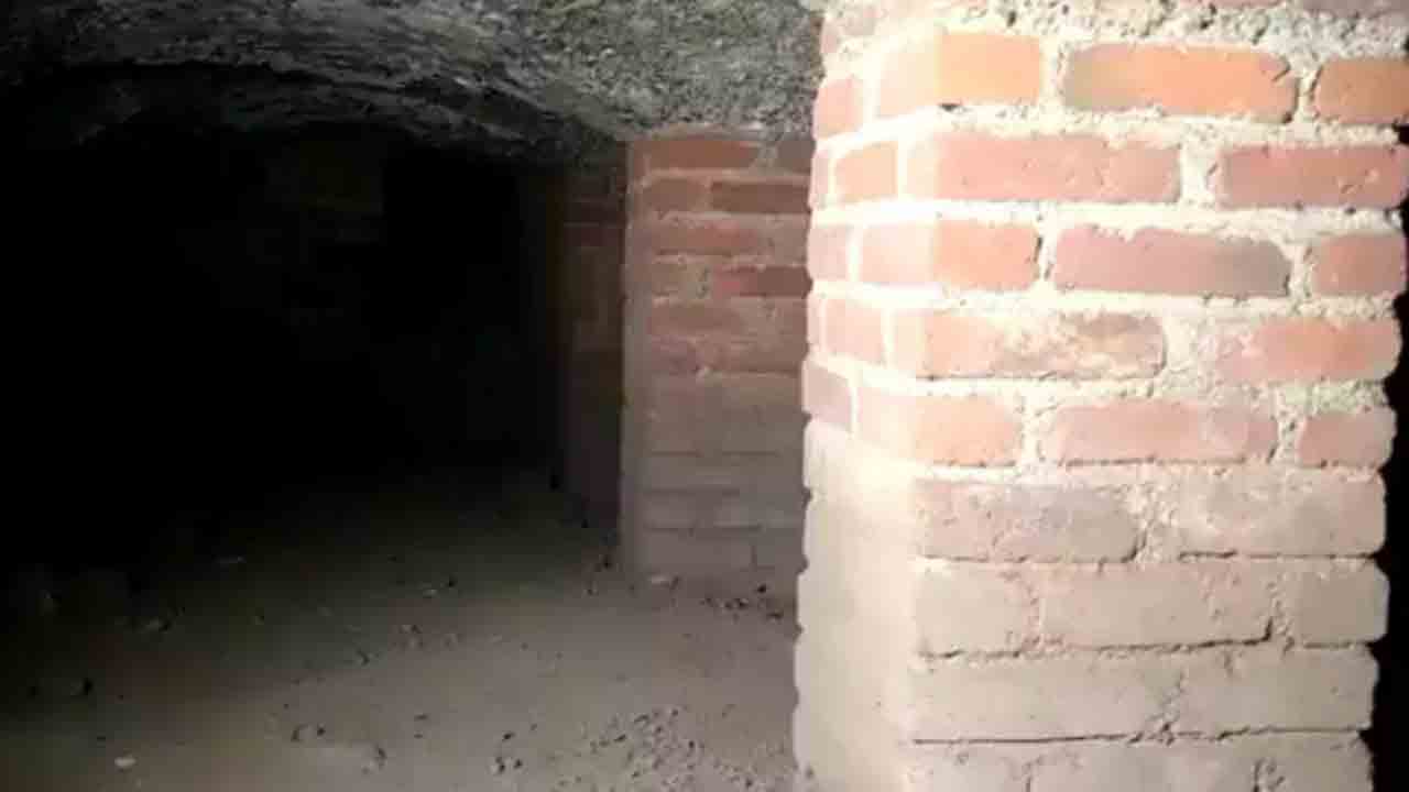 Watch: హాస్పిటల్‌లో బయటపడిన.. బ్రిటీష్‌ కాలం నుంచి రహస్య సొరంగం