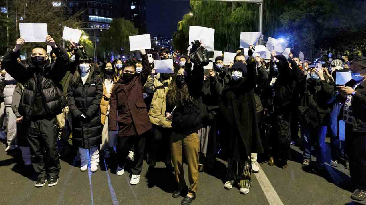 China Covid Cases | చైనాలో కొనసాగుతున్న కొవిడ్‌ విజృంభణ.. దేశవ్యాప్తంగా   వెల్లువెత్తుతున్న నిరసనలు..!