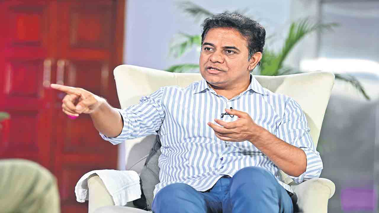 నీళ్లిచ్చే కేసీఆరా? కన్నీళ్లు పెట్టిచ్చే మోదీనా?