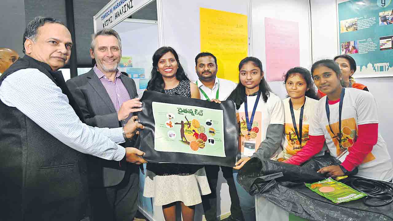 ఆవిష్కరణల్లో తెలంగాణ ఆదర్శం