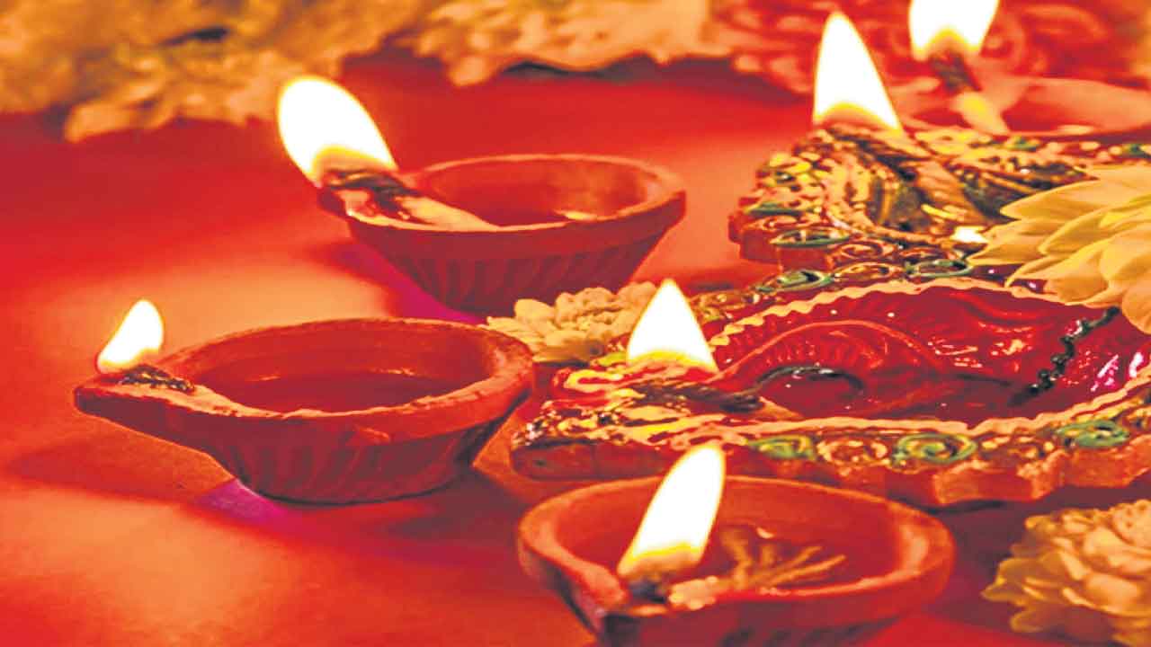 లక్ష వత్తులను ఇలా వెలిగించాలి