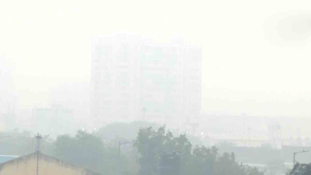 కాలుష్య కోరల్లో ఢిల్లీ.. దారుణంగా పడిపోయిన వాయు నాణ్యత