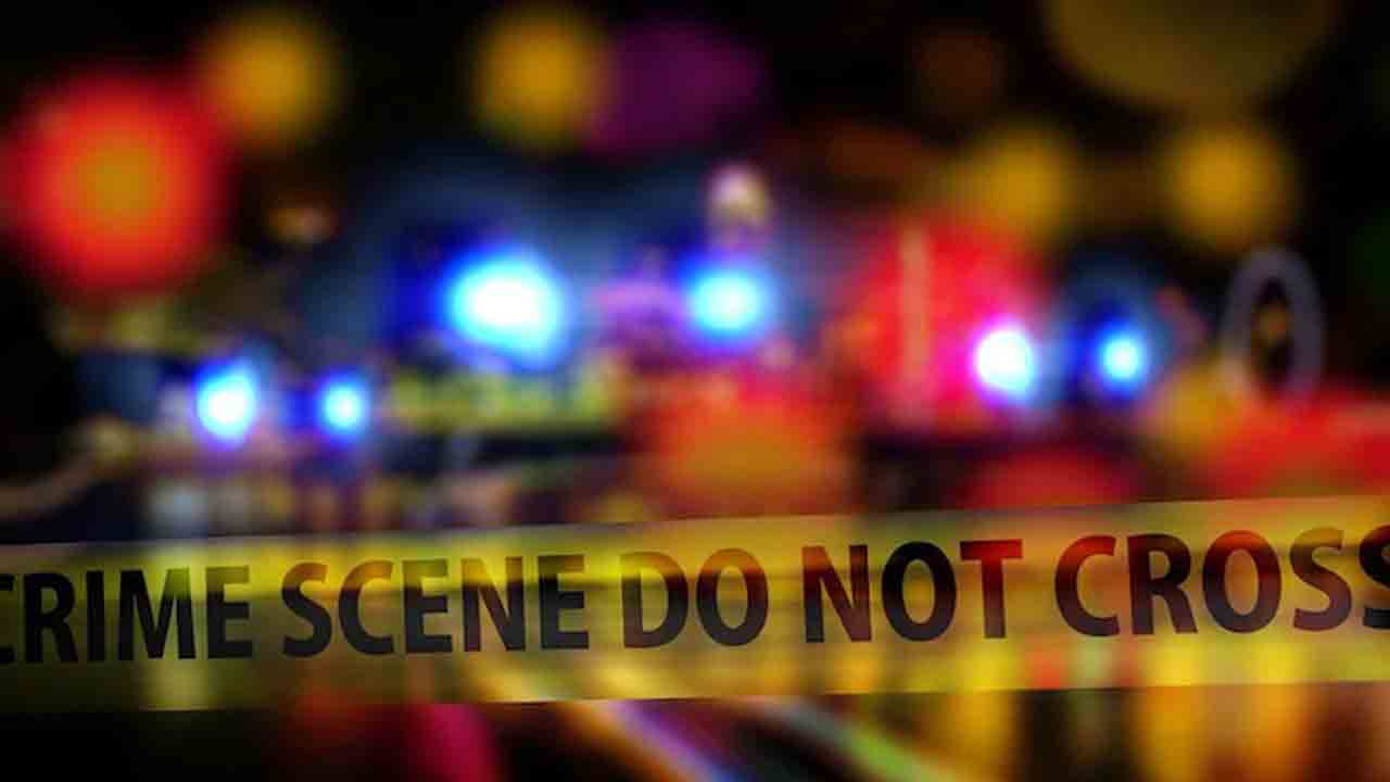 ఢిల్లీలో దారుణం.. ఒకే కుటుంబంలో నలుగురిని చంపిన యువకుడు