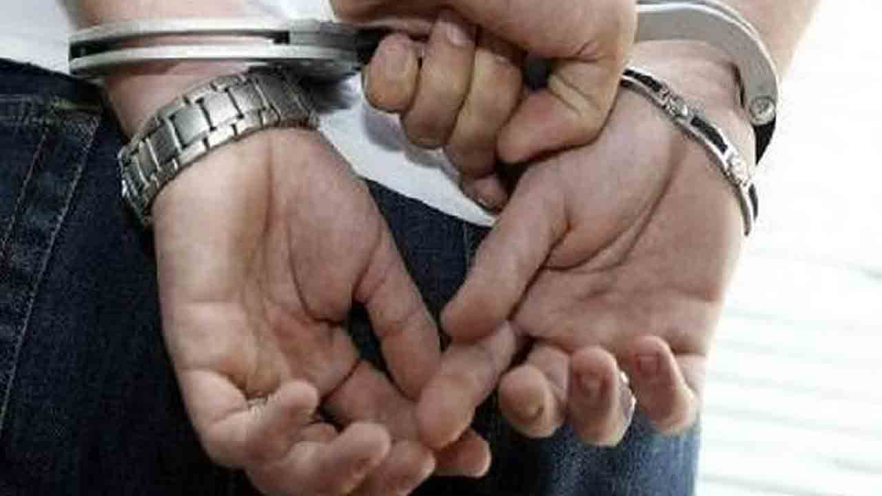 24 ఏండ్ల క్రితమే చచ్చాడు.. ఇప్పుడు పోలీసులకు చిక్కాడు..!