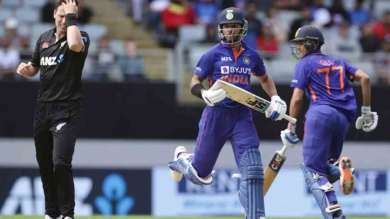India vs NZ 1st ODI | రెండో వికెట్‌ కోల్పోయిన భారత్‌.. 29 ఓవర్లలో 143