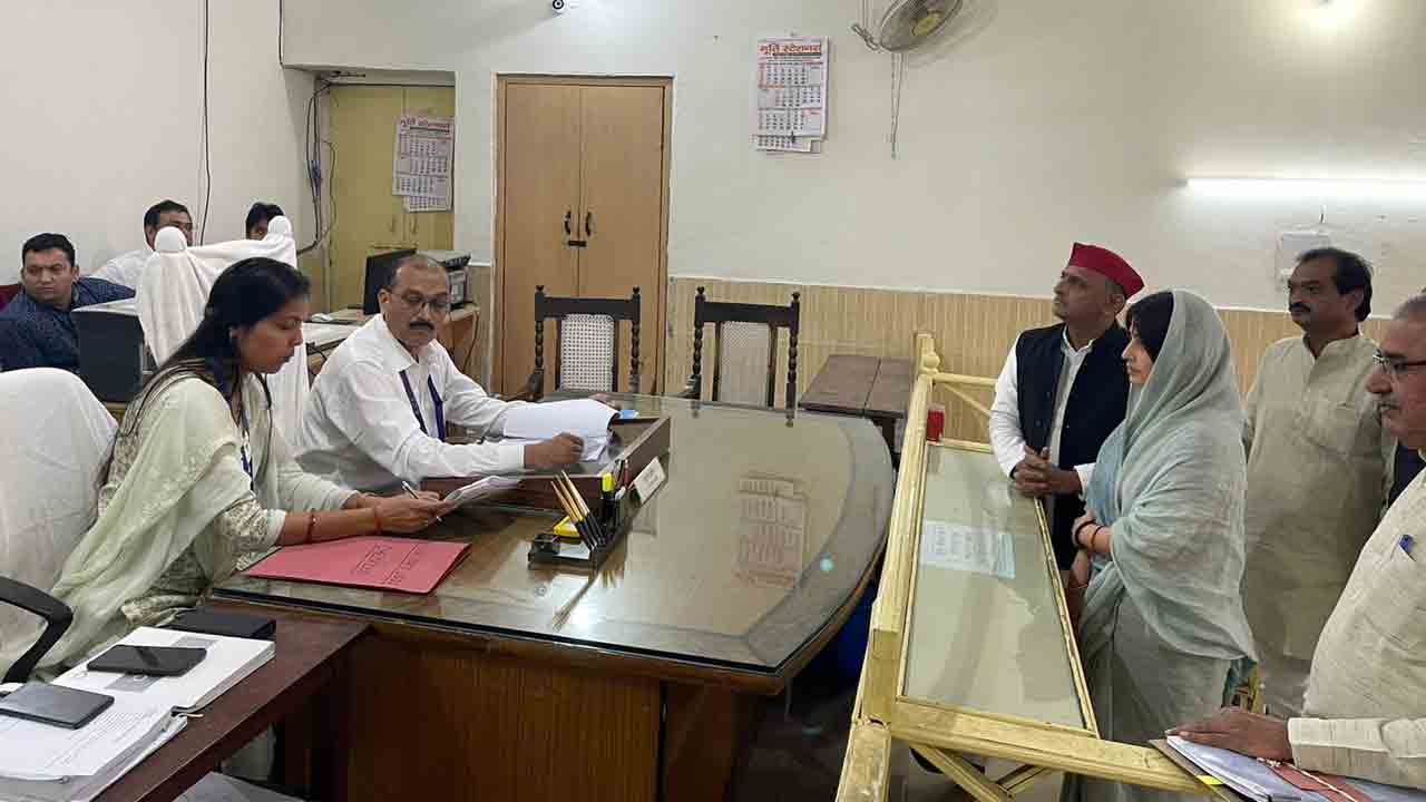 మెయిన్‌పురి లోక్‌సభకు నామినేషన్‌ వేసిన డింపుల్‌ యాదవ్‌.. పోలింగ్ ఎప్పుడంటే..!