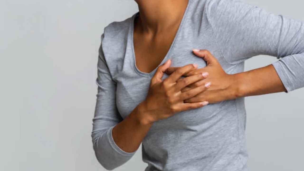 Breast Cancer | ఈ సంకేతాలు కనిపిస్తే.. బ్రెస్ట్‌ క్యాన్సర్‌ బారిన పడినట్లే..!