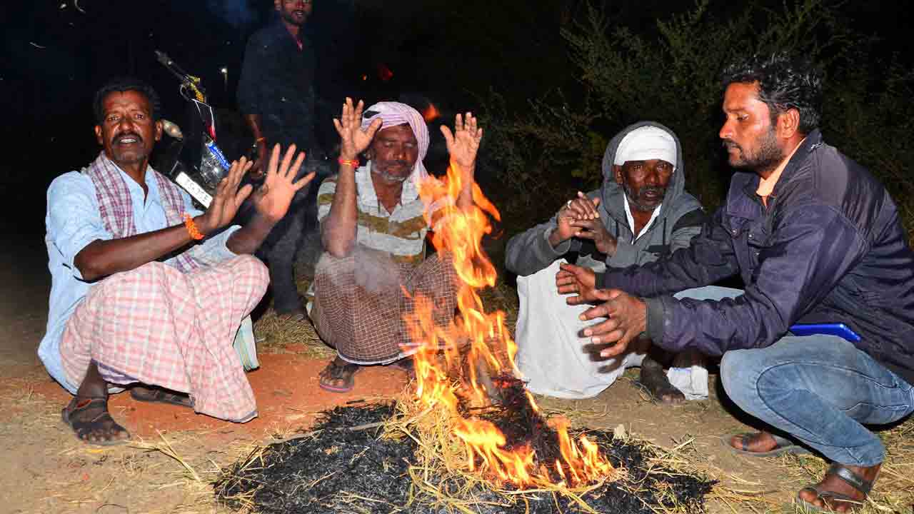 వణుకుతున్న పల్లె, పట్నం