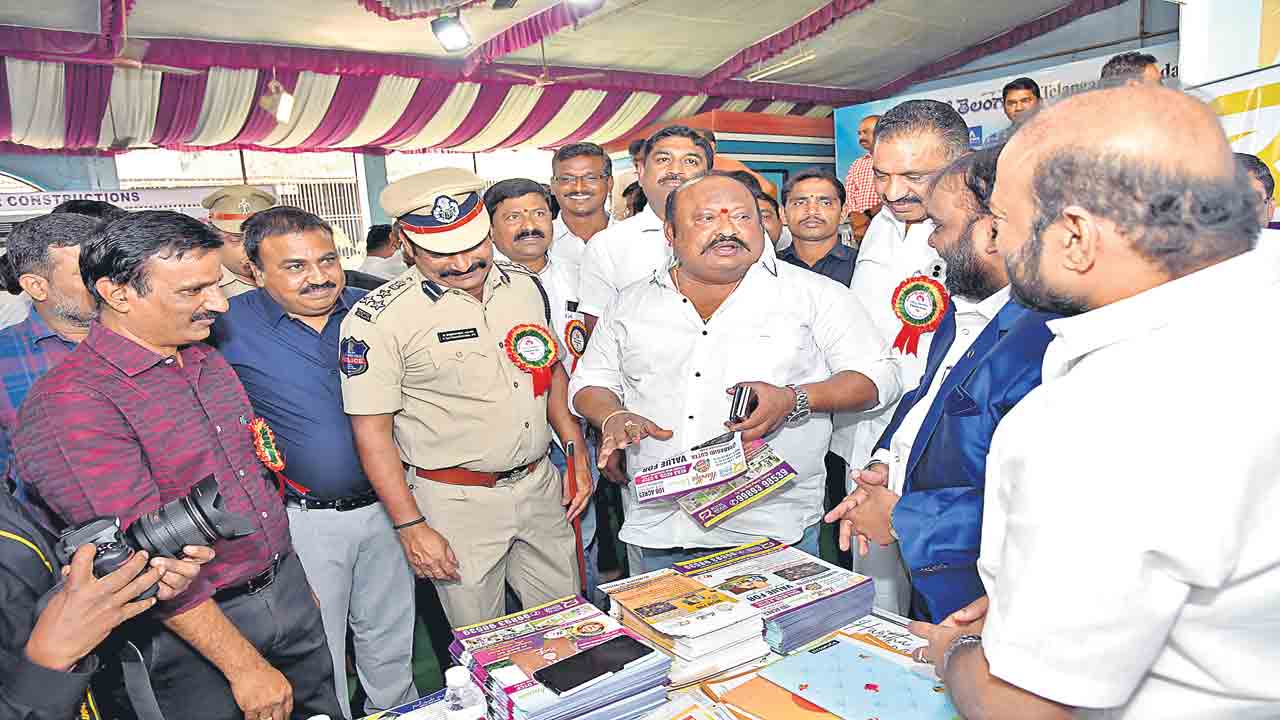 తెలంగాణవైపు ప్రపంచం చూపు