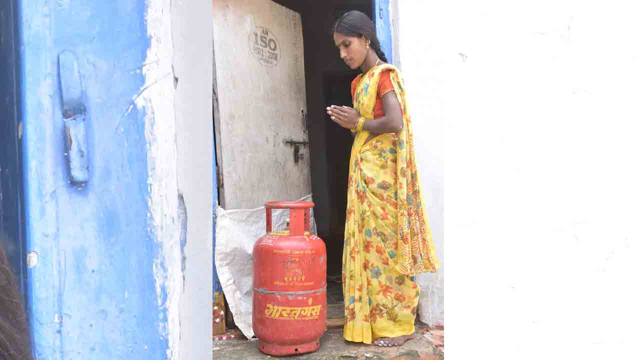 పోటెత్తిన ఓటర్లు.. రాత్రి 10 గంటల వరకు పోలింగ్‌