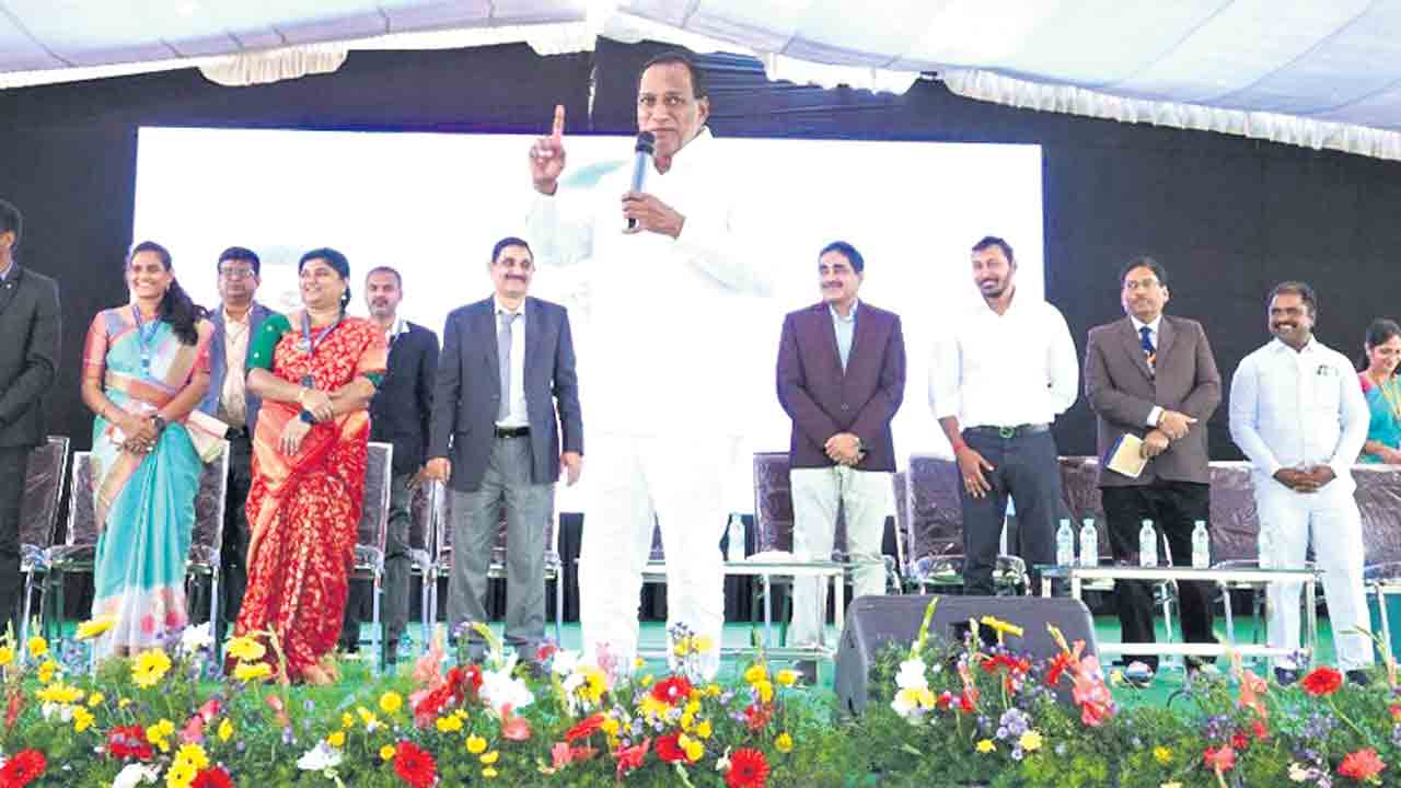 ఉన్నత శిఖరాలు అధిరోహించాలి