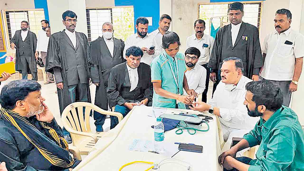 న్యాయవాదులకు ఉచిత ఆరోగ్య పరీక్షలు