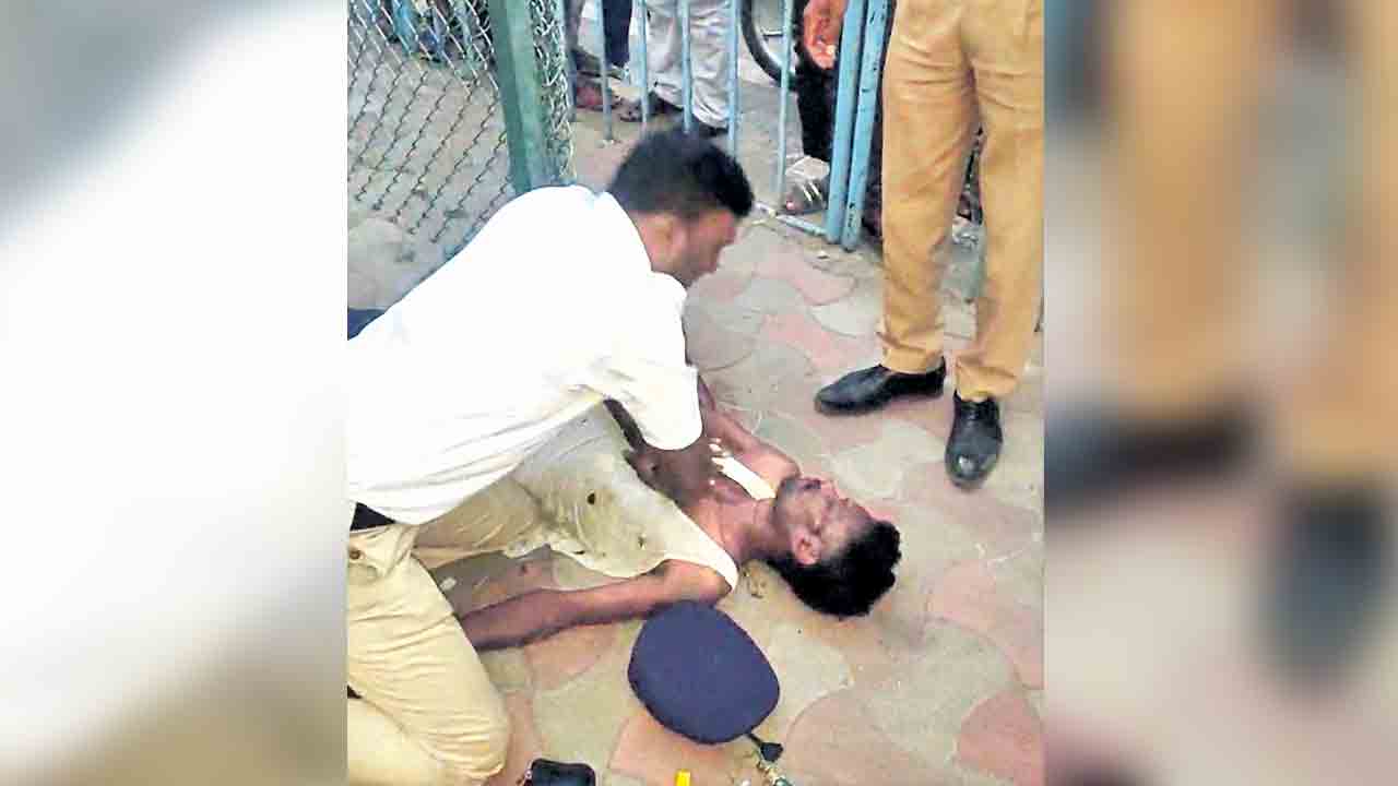 సీపీఆర్ చేసి ప్రాణాలు కాపాడిన కానిస్టేబుల్