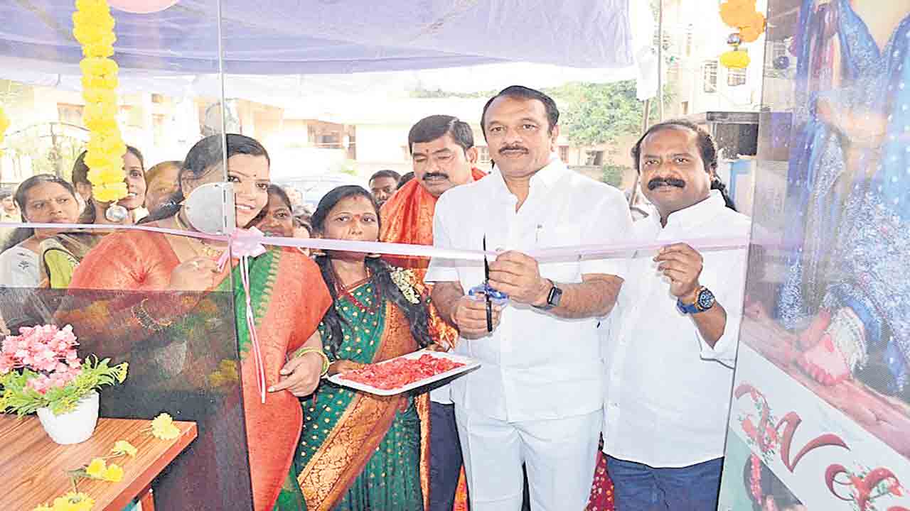 దళితుల ఆర్థికాభివృద్ధే.. దళితబంధు లక్ష్యం