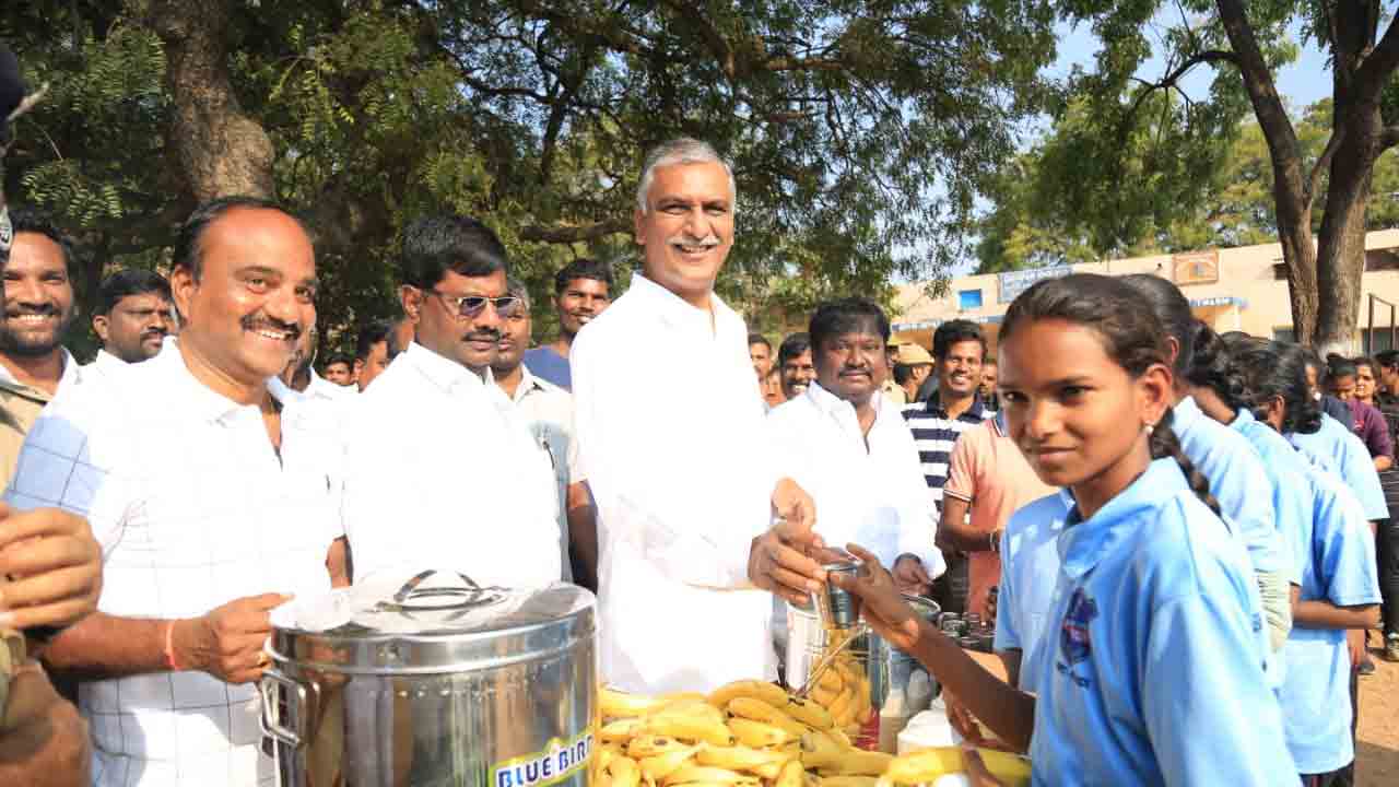 గ్రూప్‌-4 ఉద్యోగాలకు త్వరలో నోటిఫికేషన్‌: మంత్రి హరీశ్‌ రావు