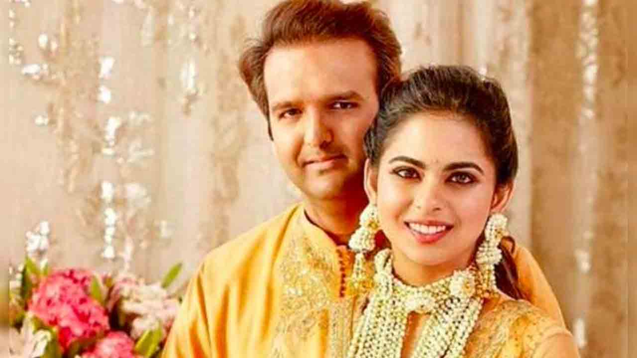 Isha Ambani | క‌వ‌ల‌ల‌కు జ‌న్మ‌నిచ్చిన ఇషా అంబానీ..