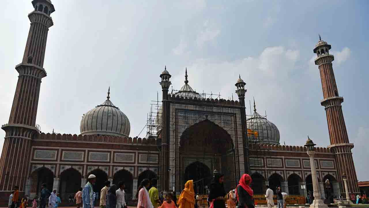 జామా మసీద్‌లో అమ్మాయిల ప్రవేశంపై నిషేధం ఎత్తివేత..!